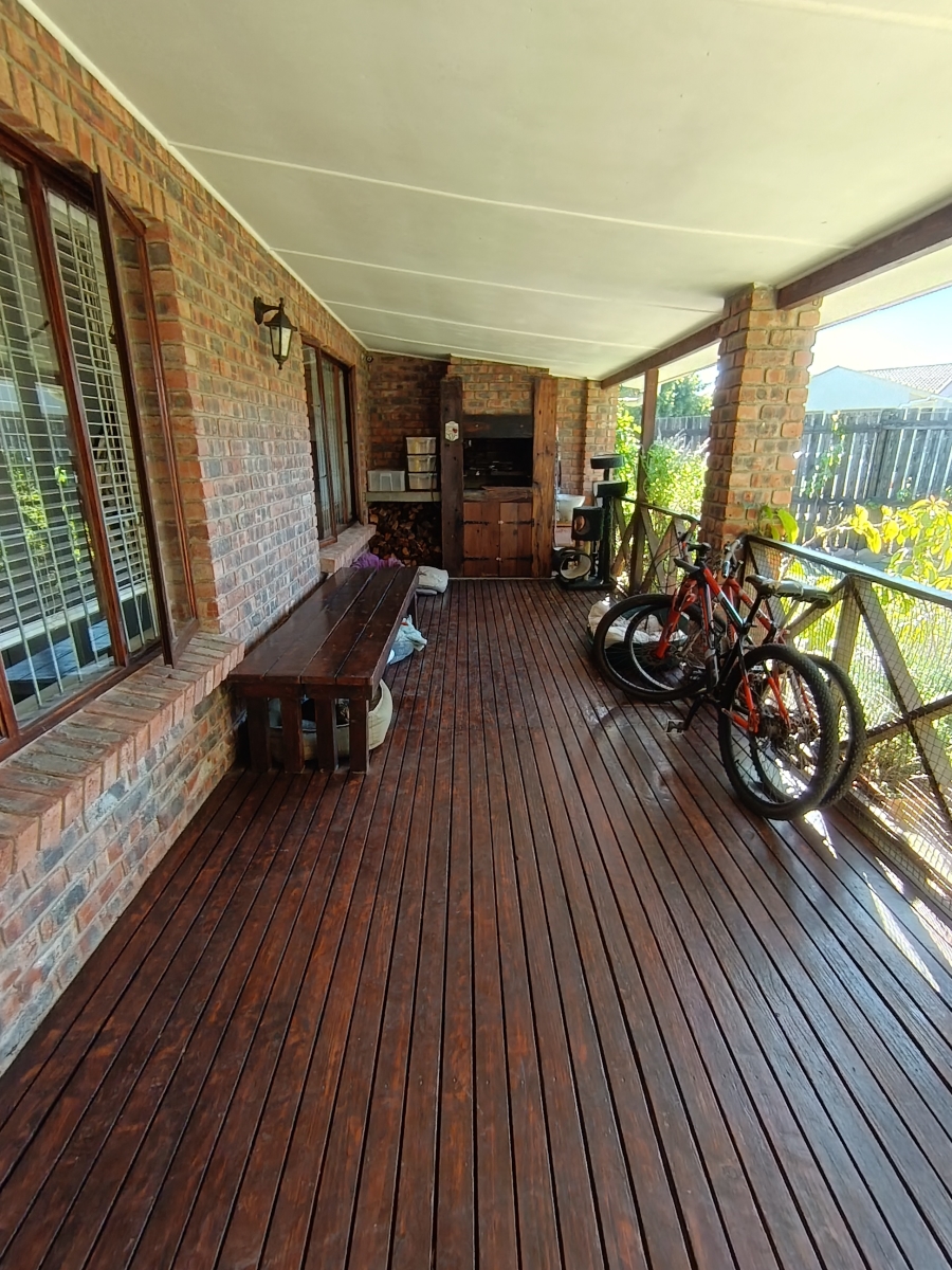 3 Bedroom Property for Sale in Wavecrest Eastern Cape